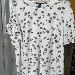 Lane Bryant Black & White Floral Short Sleeve 14